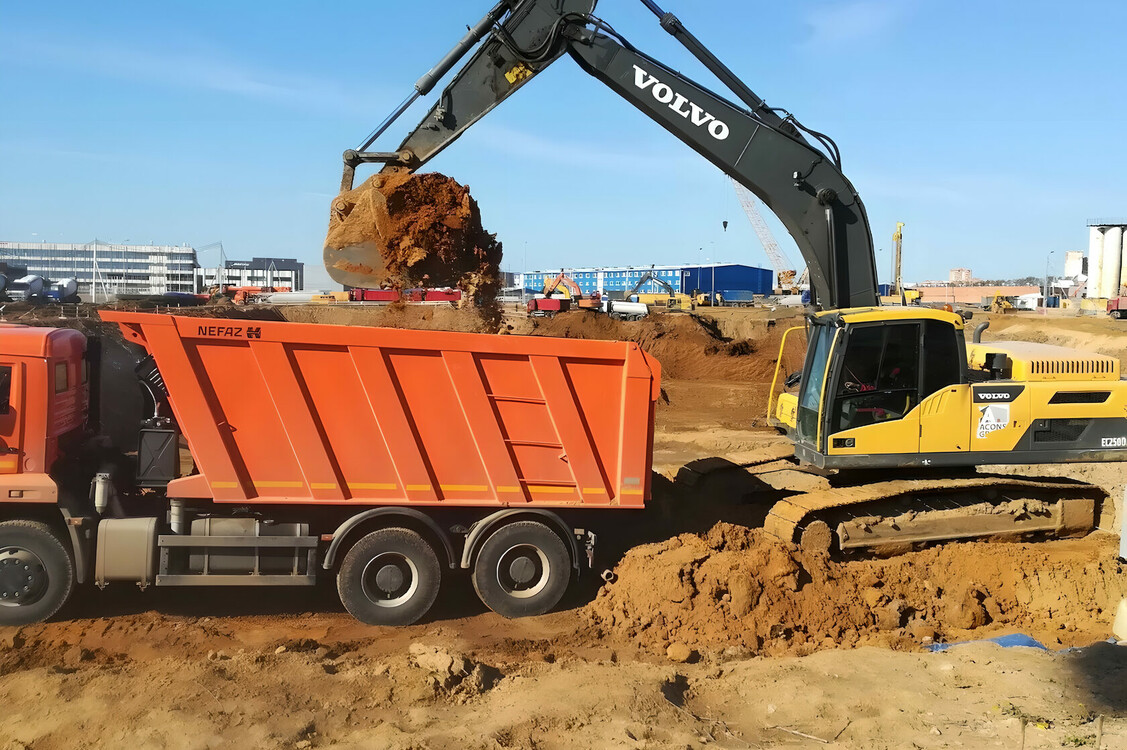 Вывоз грунта — заказать в Москве и области