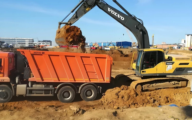 Вывоз грунта — заказать в Москве и области