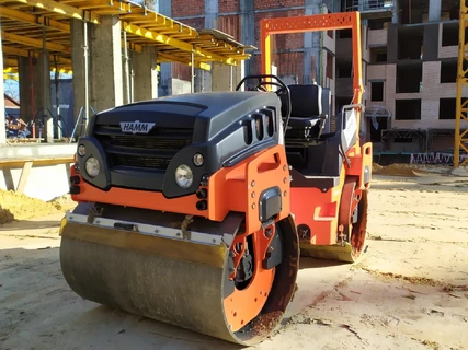 Аренда тротуарного катка Hamm HD 14 VV - 4,7 тонны